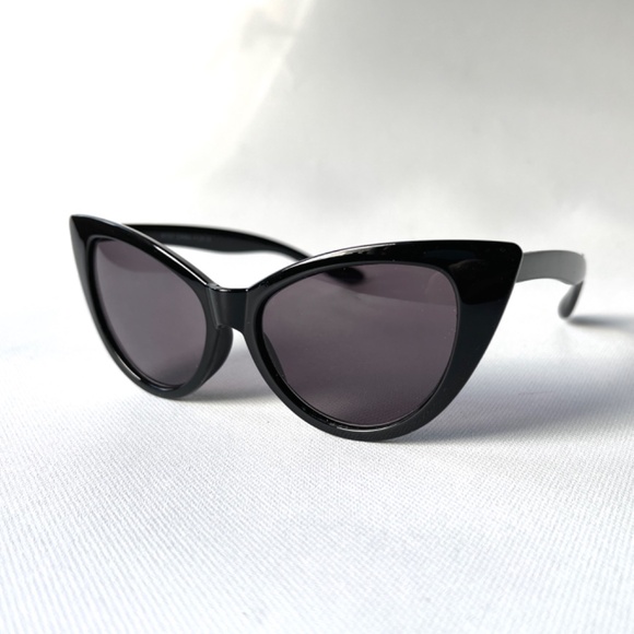 Vintage +1.00 Sun Reader Dead Stock Pointy Black Slanted Cat Eye Reading Glasses - Picture 9 of 13